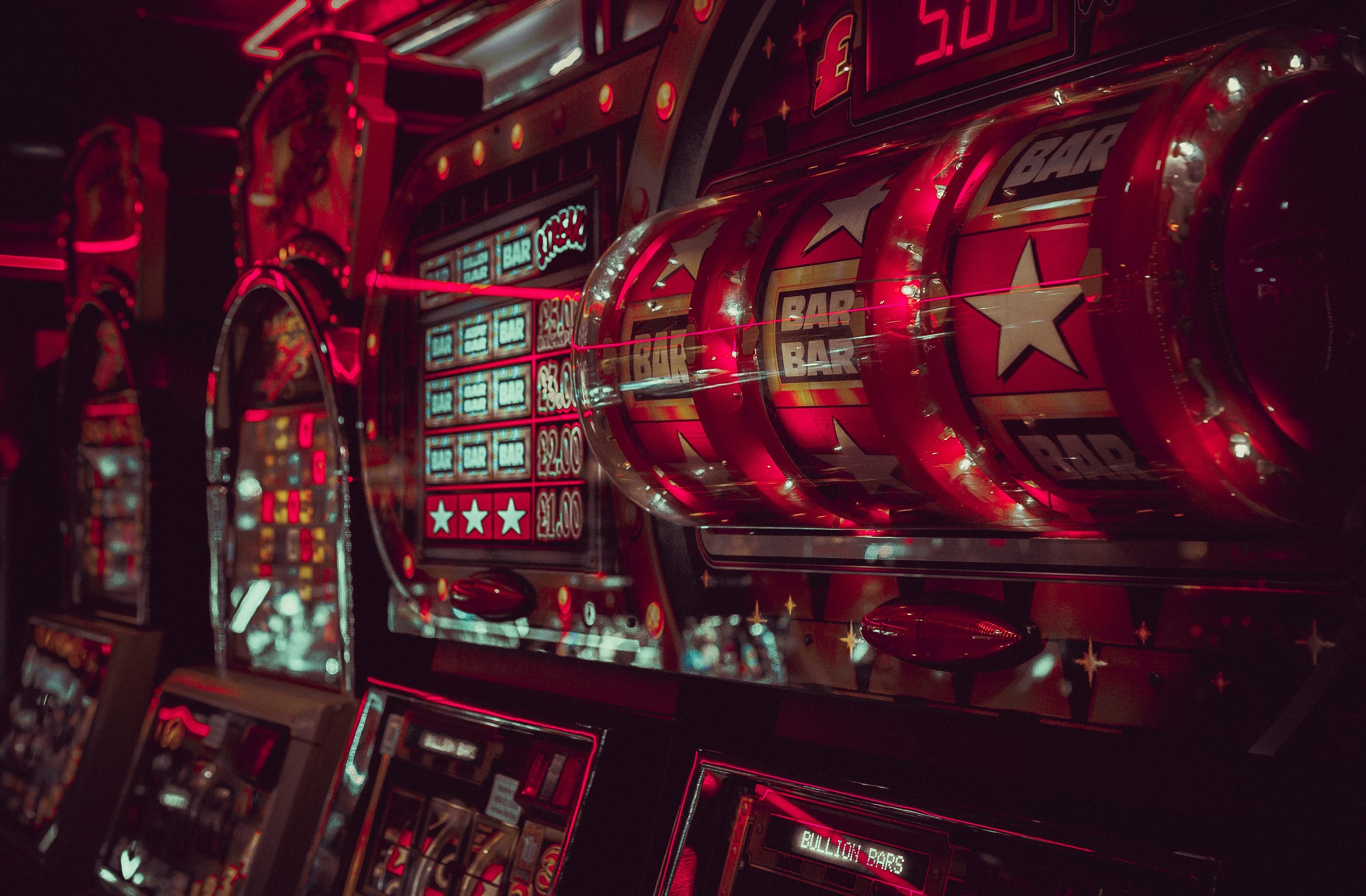 Fortune Tiger slot game interface on indratogel 186 showing reels, paylines, and bonus symbols
